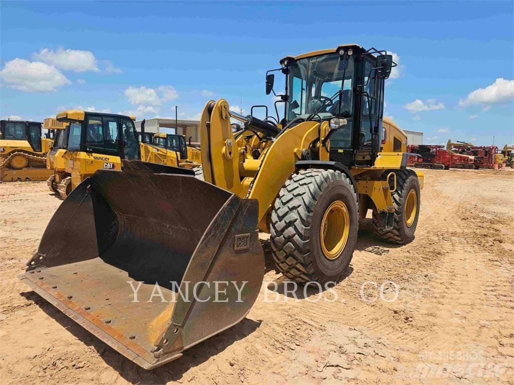 CAT 926M Kolové nakladače