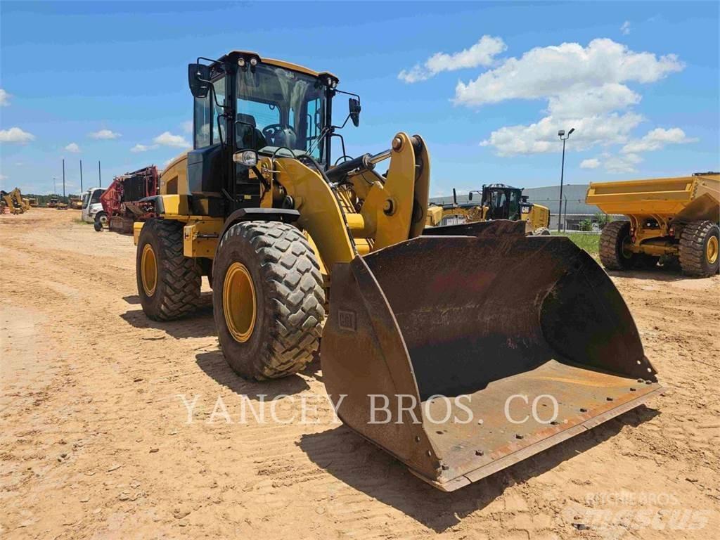 CAT 926M Kolové nakladače