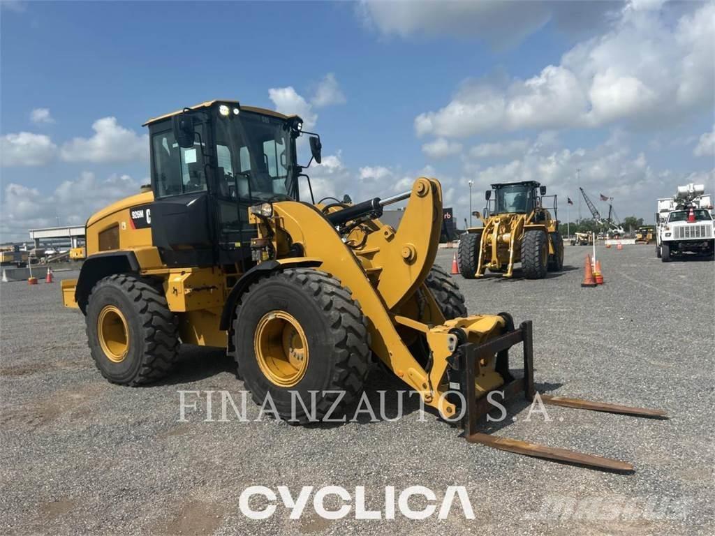 CAT 926M Kolové nakladače