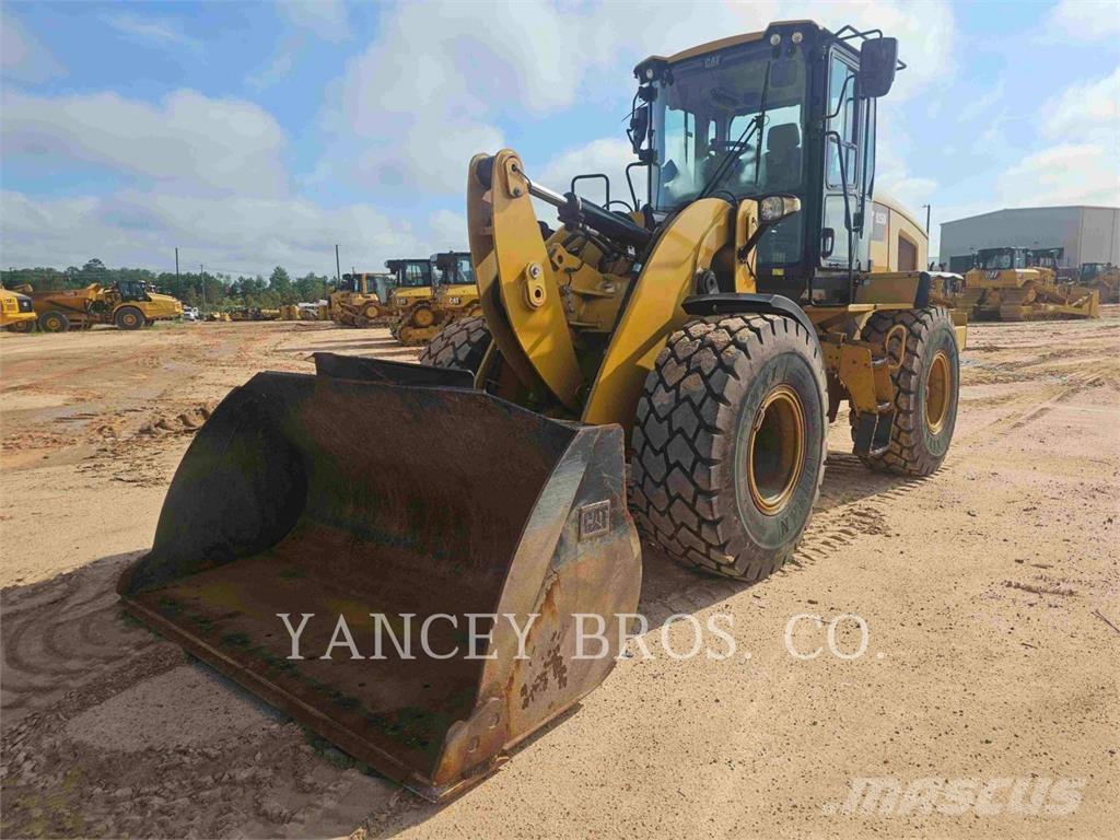 CAT 926M Kolové nakladače