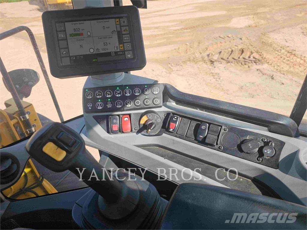 CAT 926M Kolové nakladače