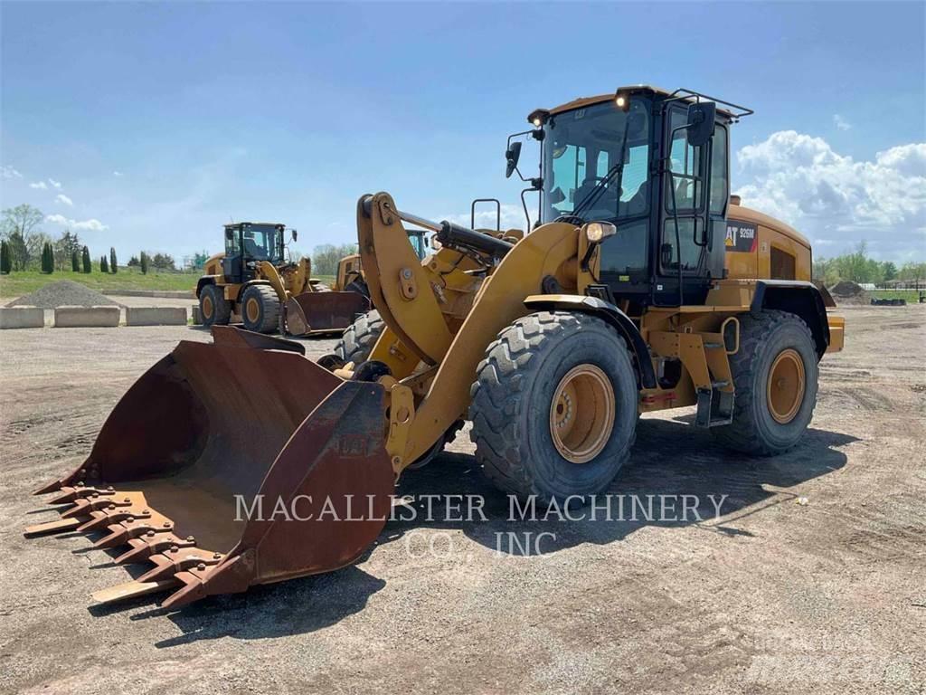CAT 926M Kolové nakladače