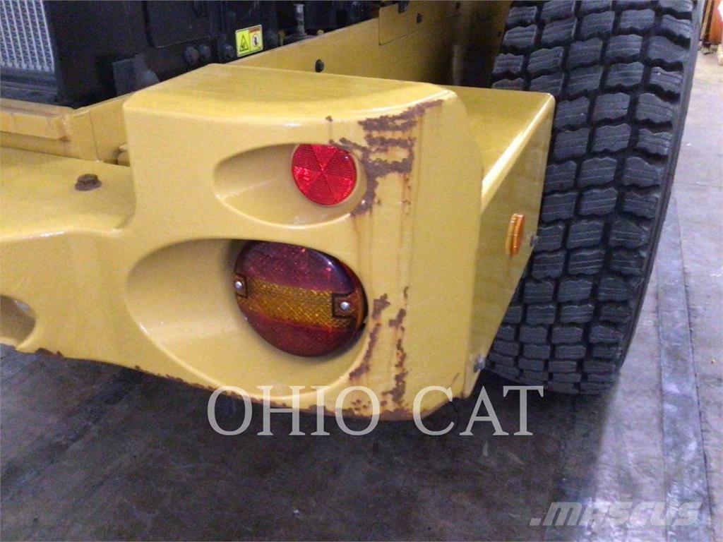 CAT 926M Kolové nakladače