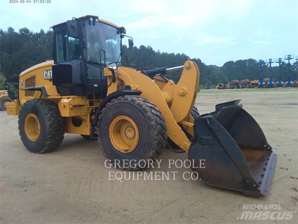 CAT 926M Kolové nakladače