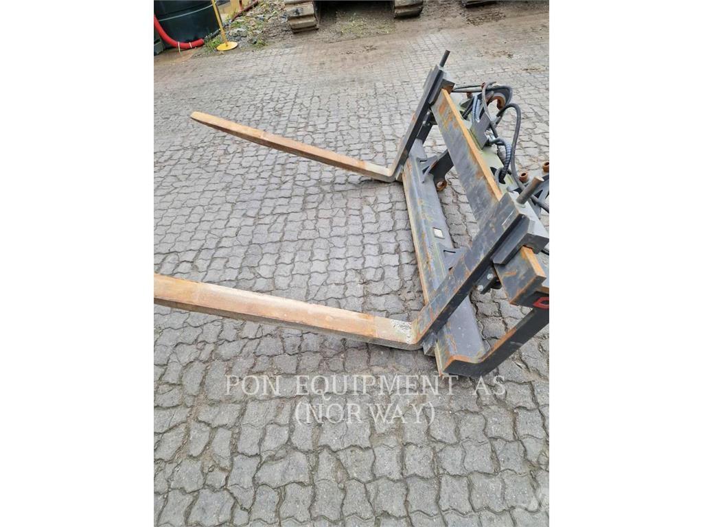 CAT 926M Kolové nakladače