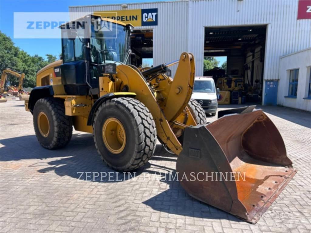 CAT 926M Kolové nakladače