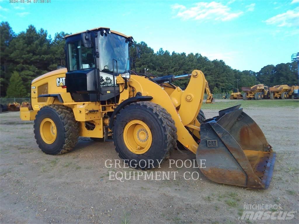 CAT 926M Kolové nakladače