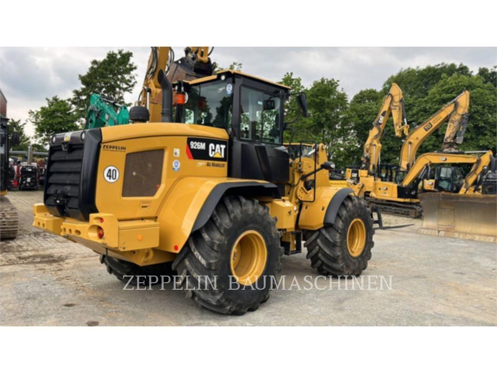 CAT 926M Kolové nakladače