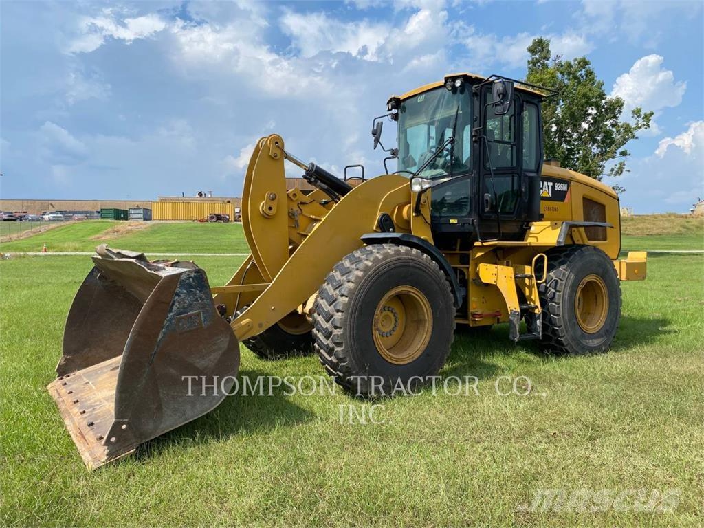 CAT 926M Kolové nakladače