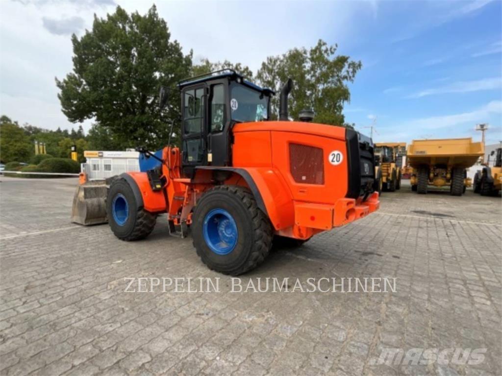 CAT 926M Kolové nakladače