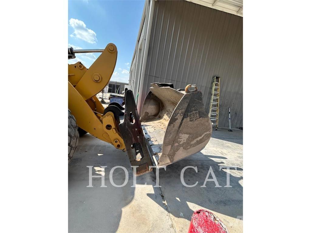 CAT 926M Kolové nakladače