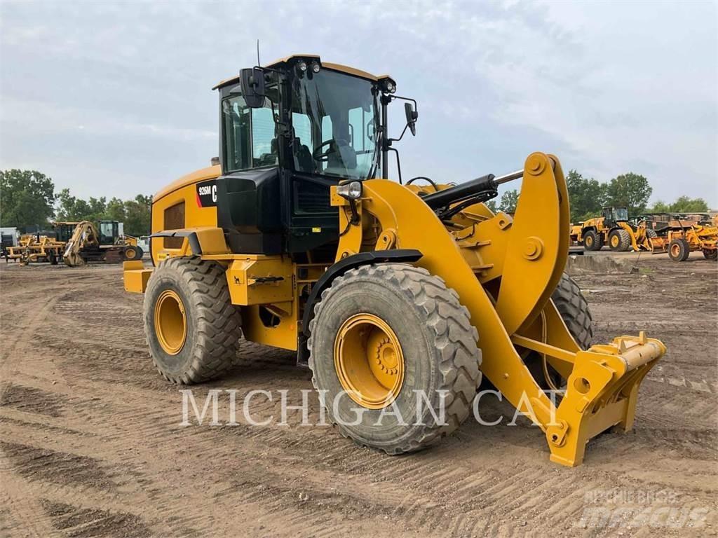 CAT 926M 3RQ Kolové nakladače