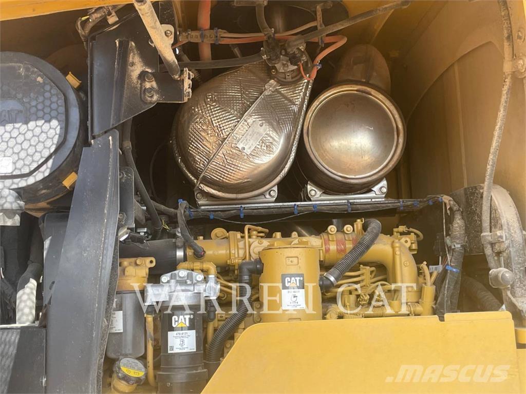 CAT 926M HL Kolové nakladače