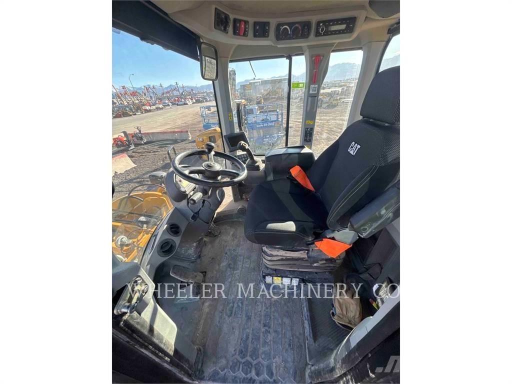 CAT 926M QC Kolové nakladače