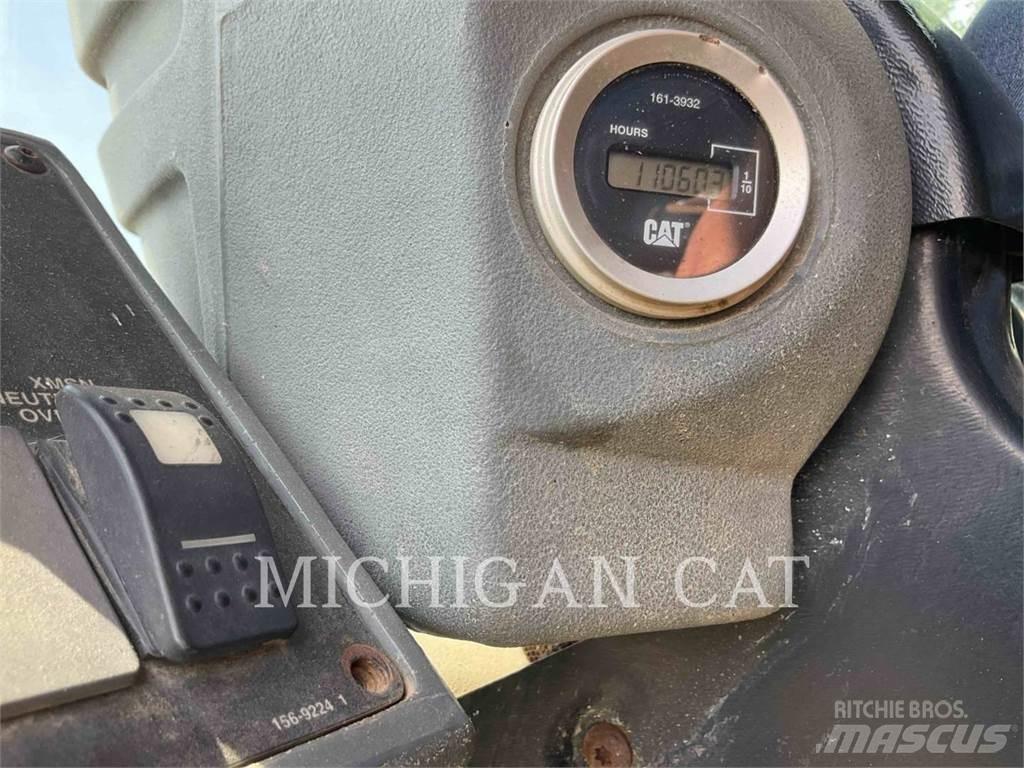 CAT 928G Kolové nakladače