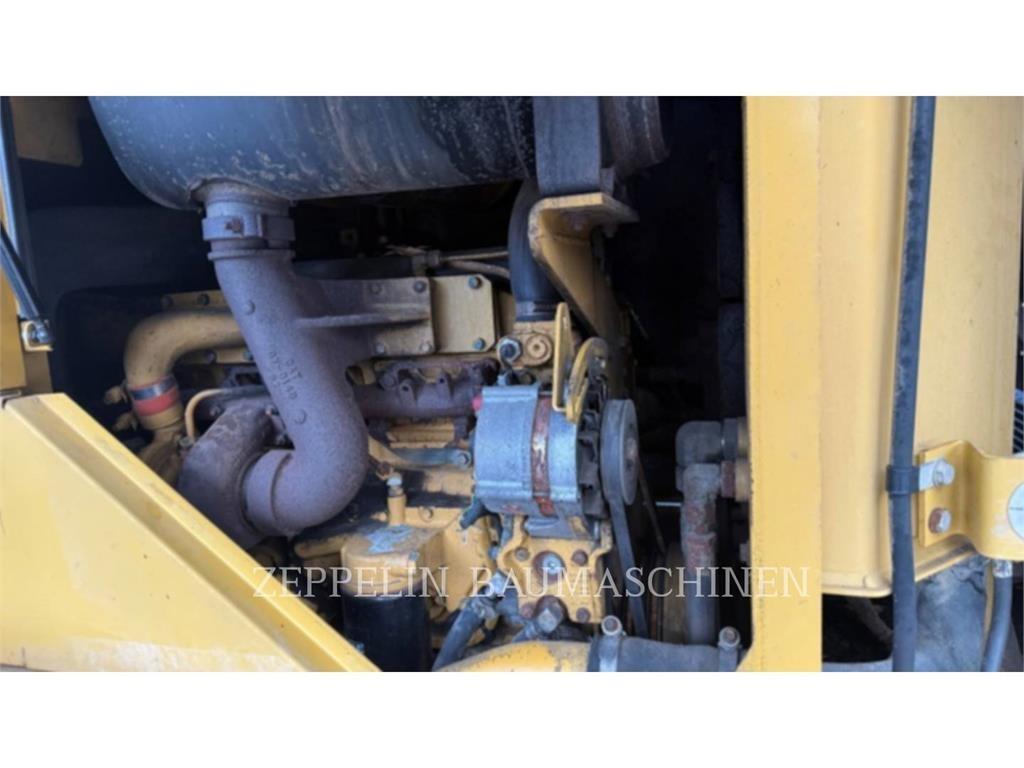 CAT 928G Kolové nakladače