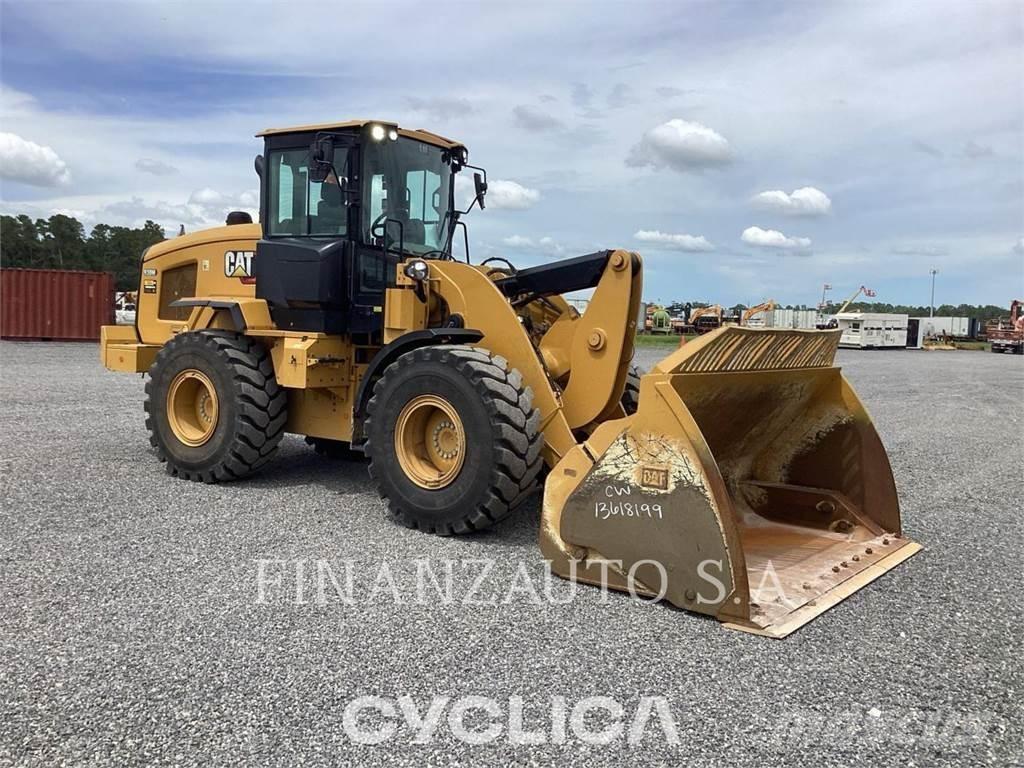 CAT 930 Kolové nakladače