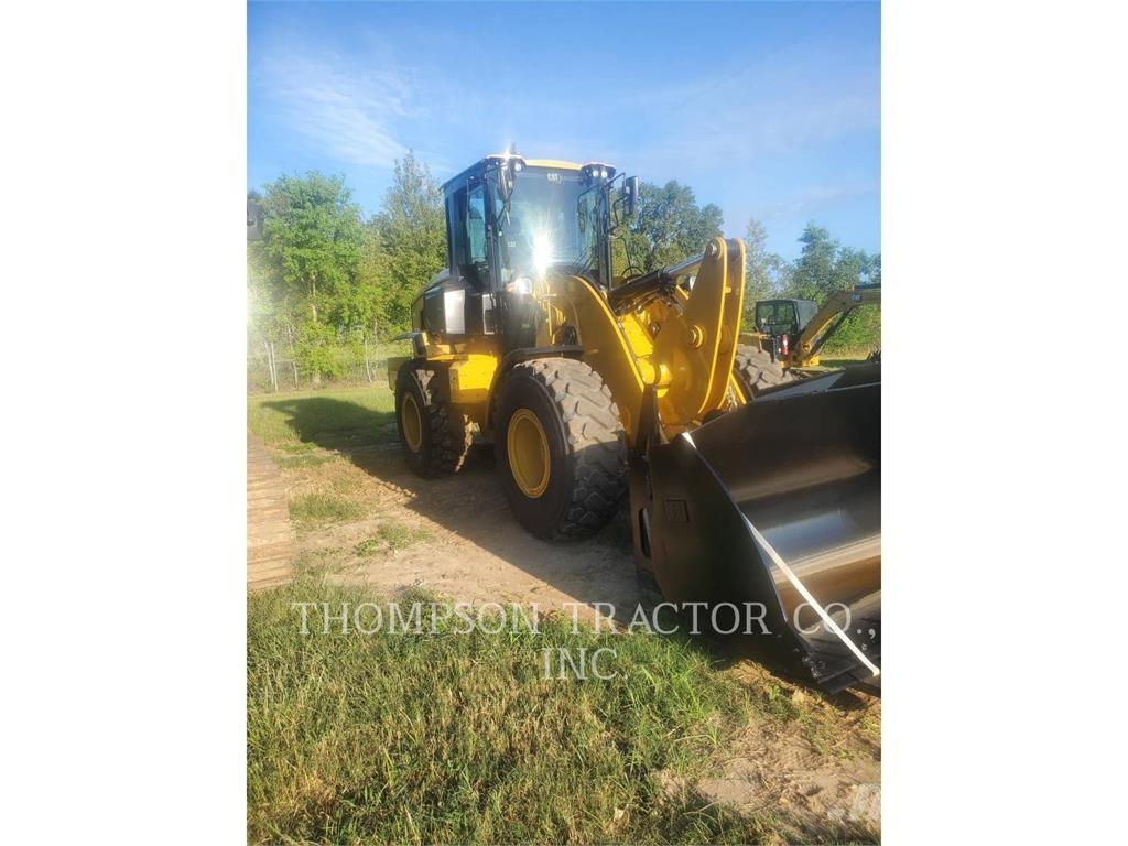 CAT 930 Kolové nakladače