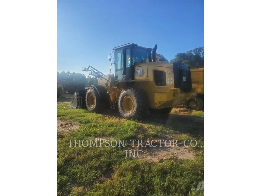 CAT 930 Kolové nakladače