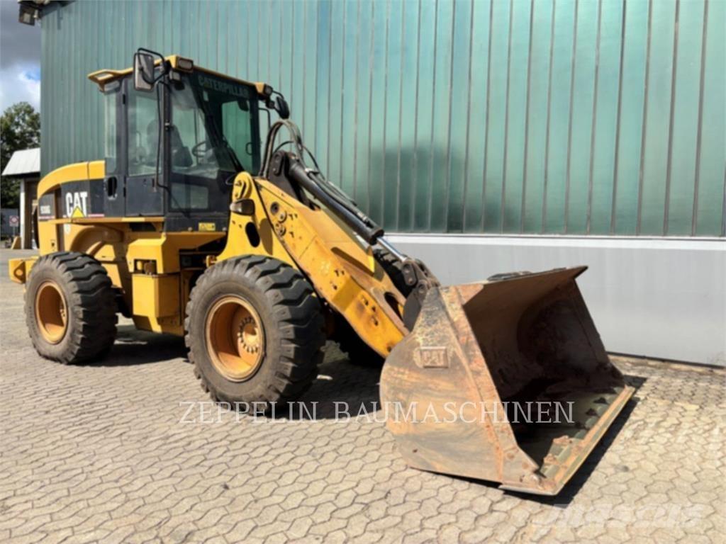 CAT 930G Kolové nakladače