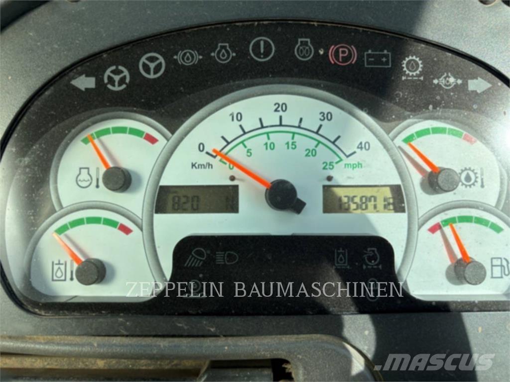 CAT 930G Kolové nakladače