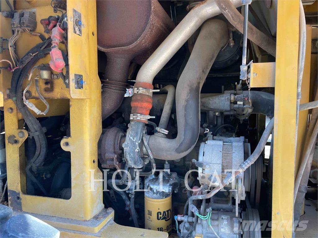 CAT 930G Kolové nakladače