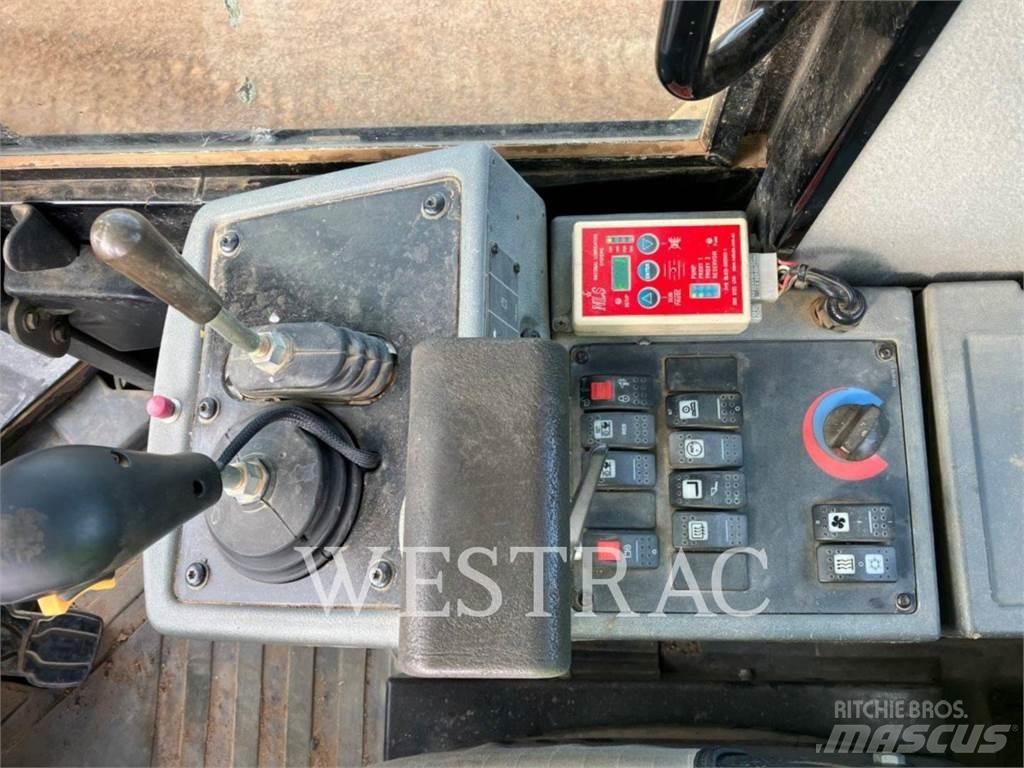 CAT 930H Kolové nakladače