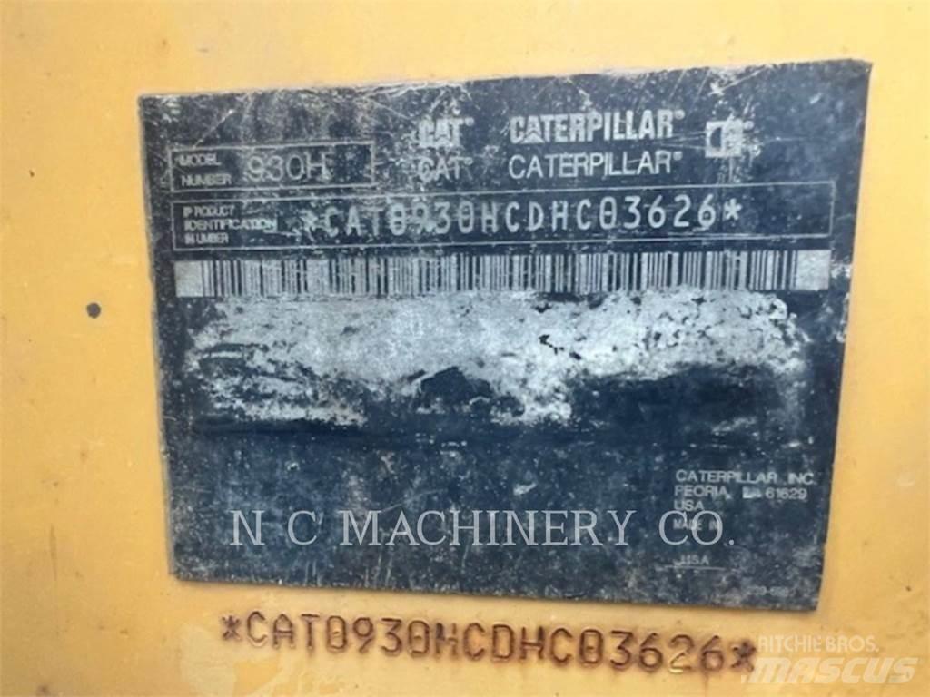CAT 930H Kolové nakladače