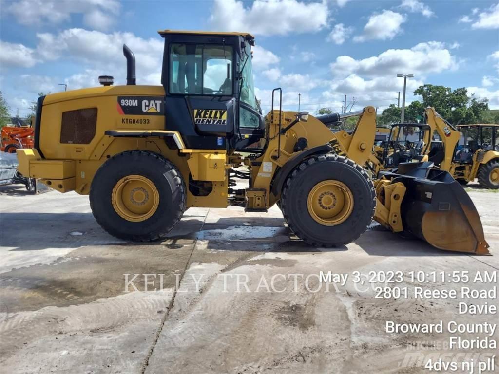 CAT 930M Kolové nakladače