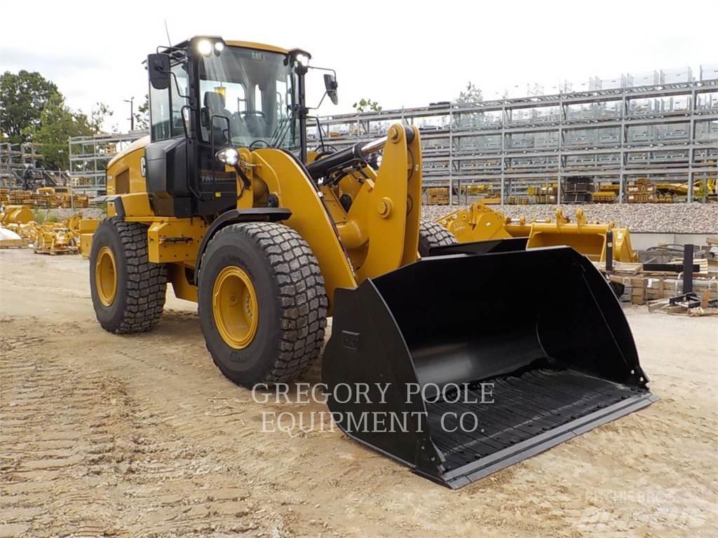 CAT 930M Kolové nakladače