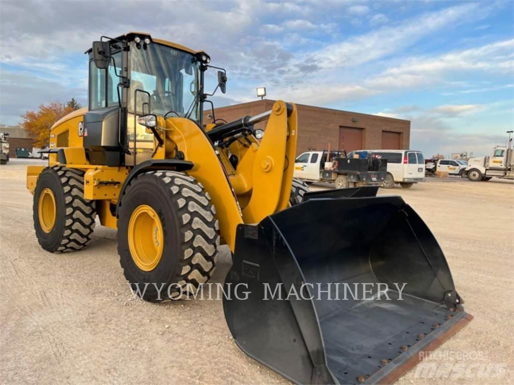 CAT 930M Kolové nakladače