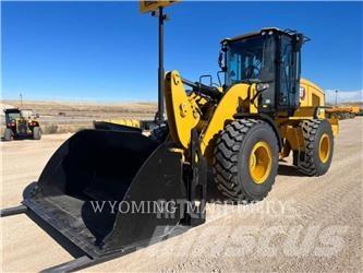 CAT 930M Kolové nakladače