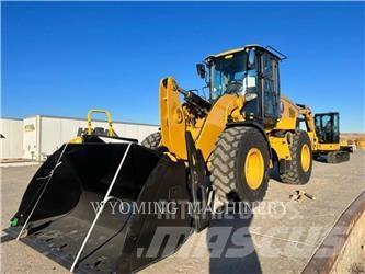 CAT 930M Kolové nakladače