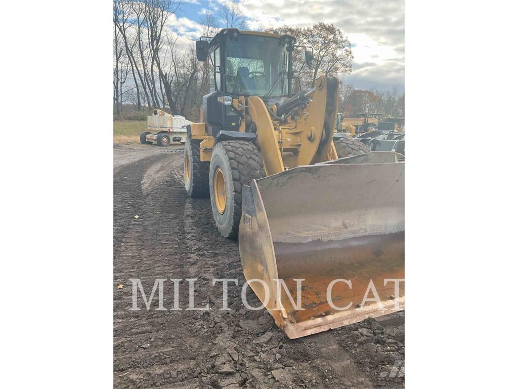 CAT 930M Kolové nakladače