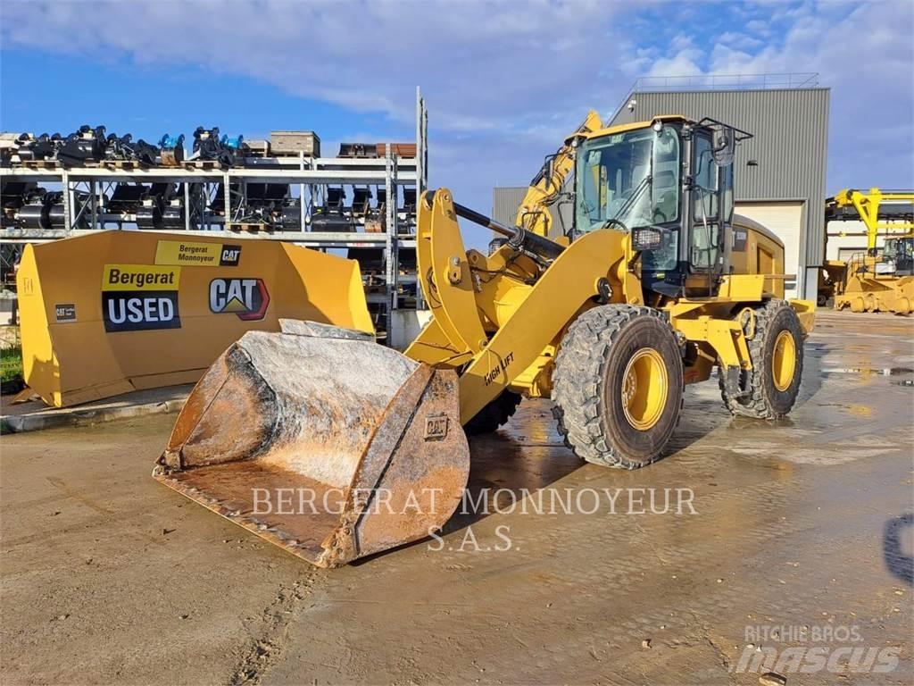 CAT 930M Kolové nakladače