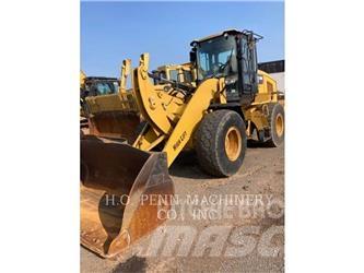 CAT 930M Kolové nakladače