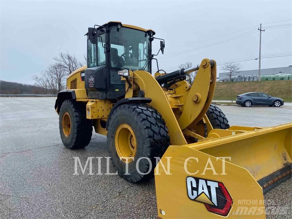 CAT 930M Kolové nakladače