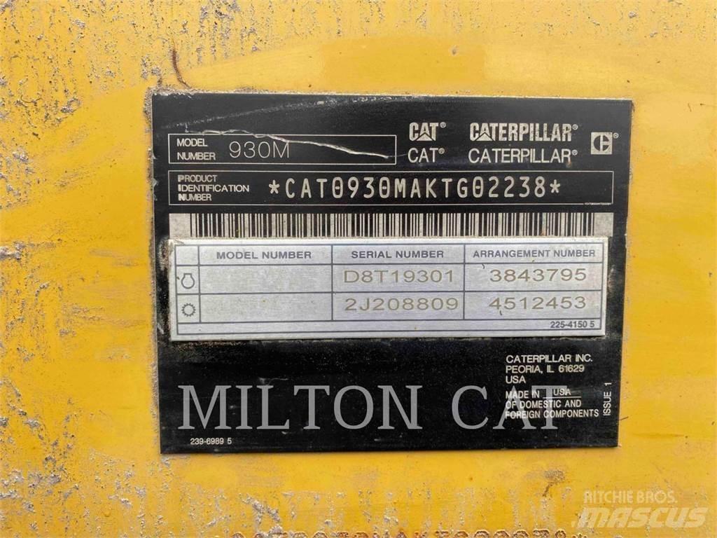 CAT 930M Kolové nakladače