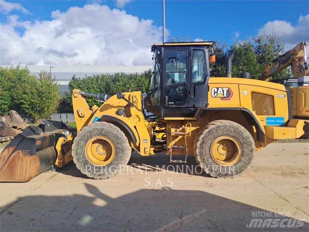 CAT 930M Kolové nakladače