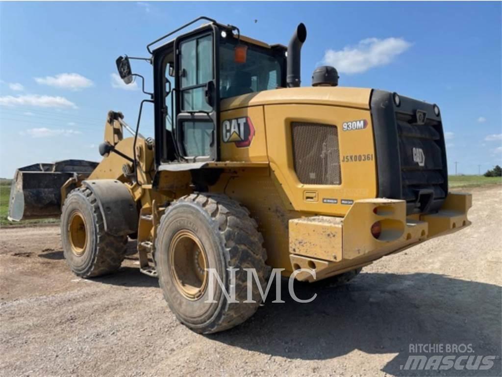 CAT 930M Kolové nakladače
