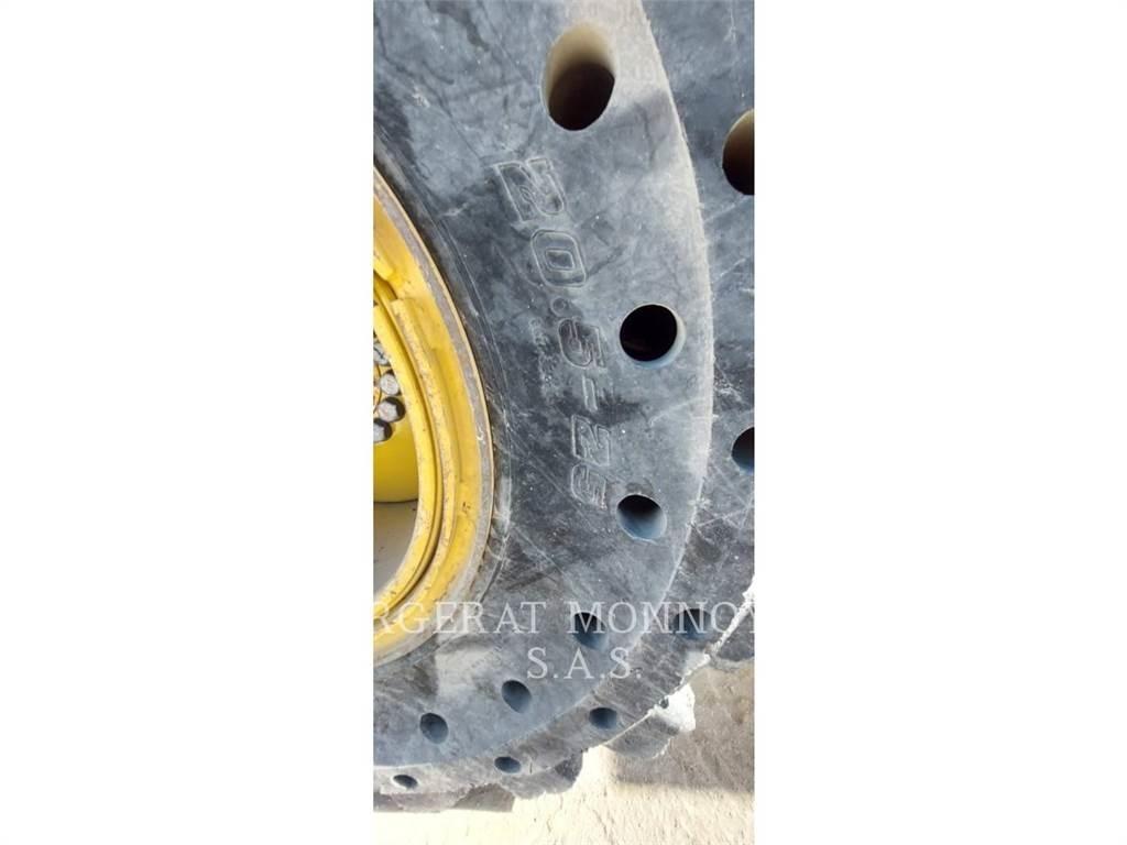 CAT 930M Kolové nakladače