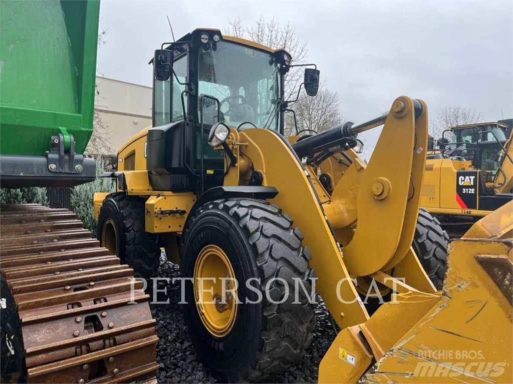 CAT 930M Kolové nakladače