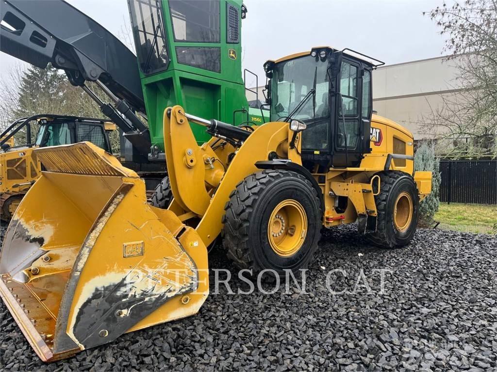 CAT 930M Kolové nakladače