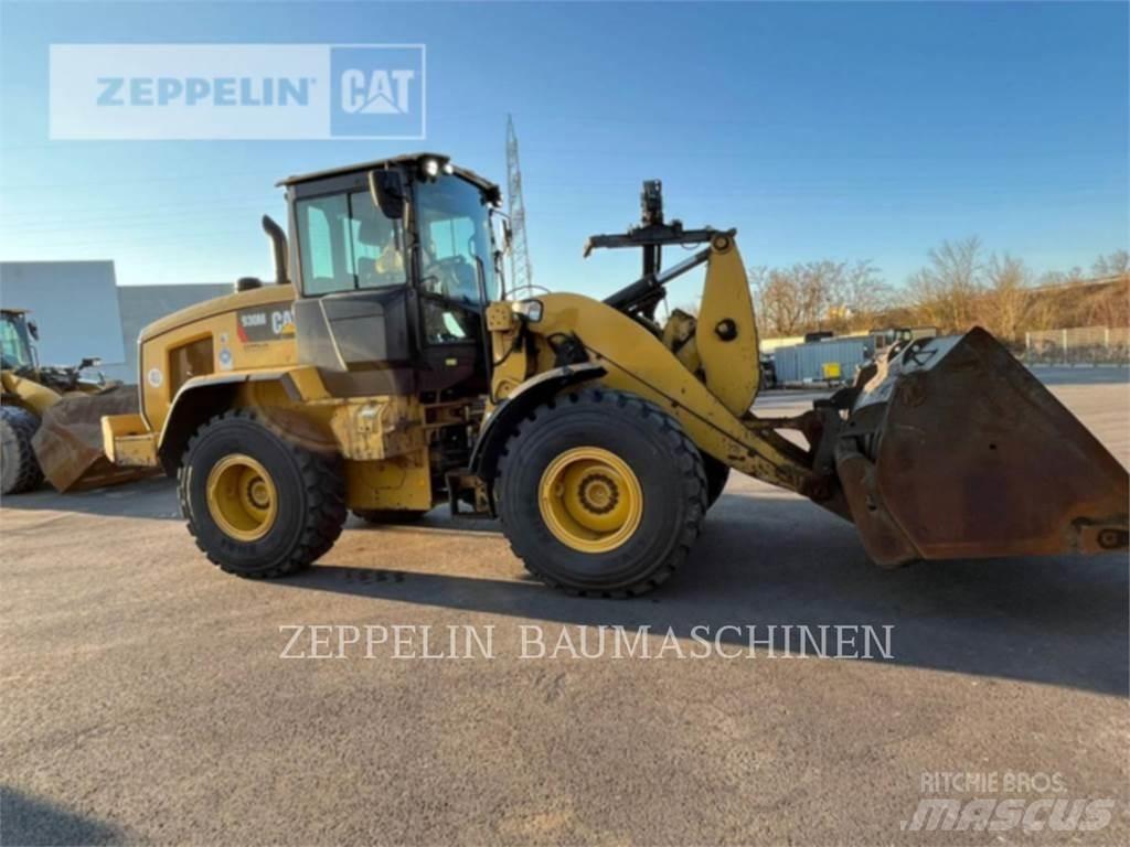 CAT 930M Kolové nakladače