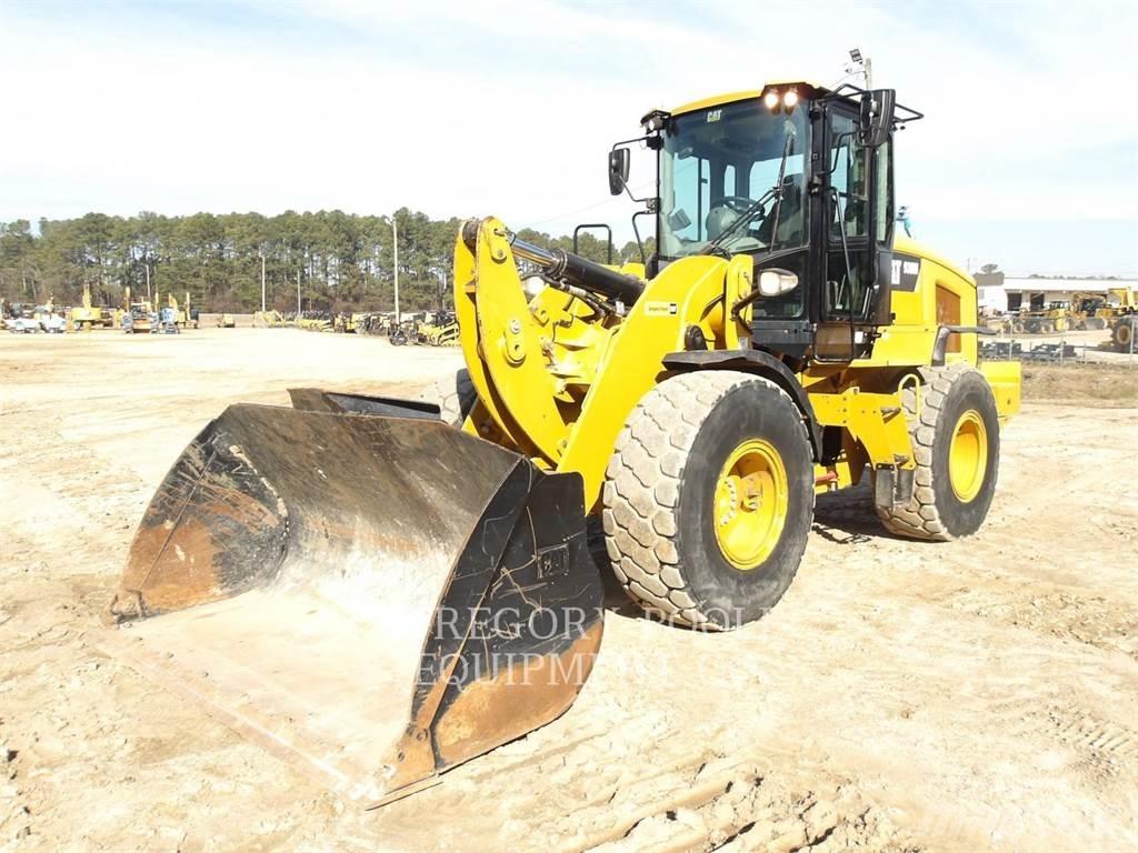 CAT 930M Kolové nakladače