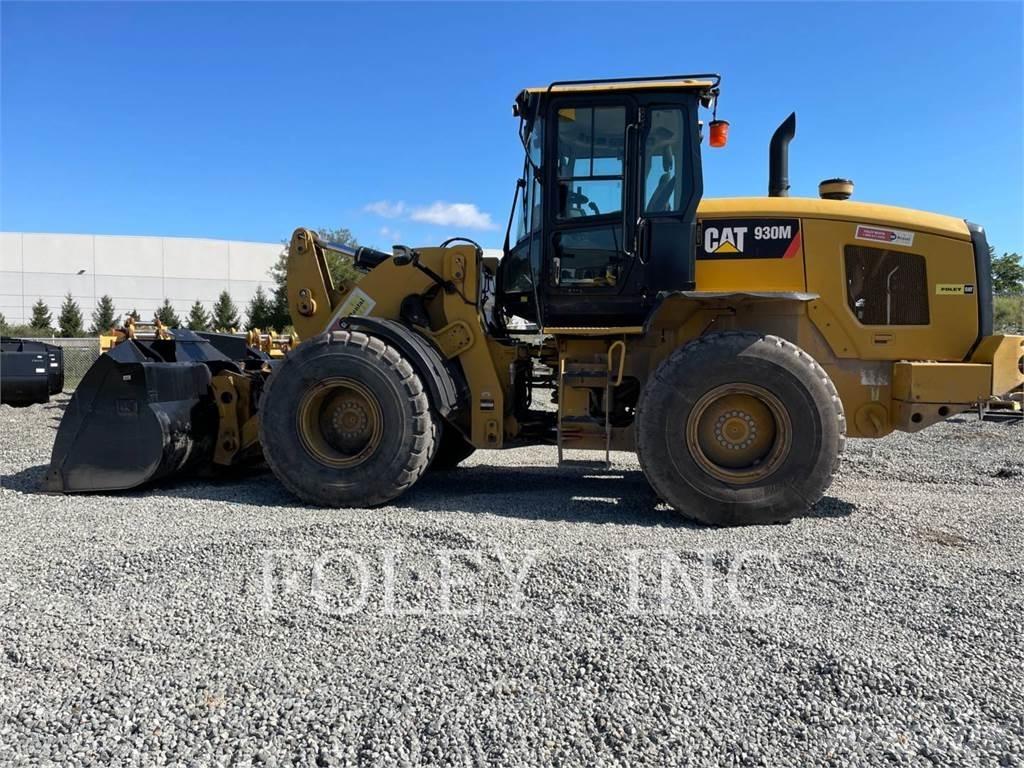 CAT 930M Kolové nakladače
