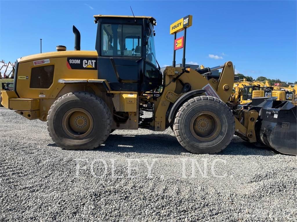 CAT 930M Kolové nakladače
