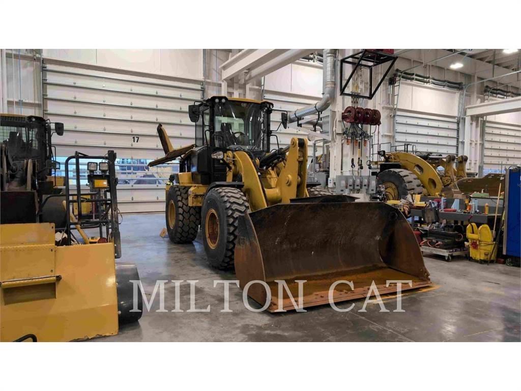 CAT 930M Kolové nakladače
