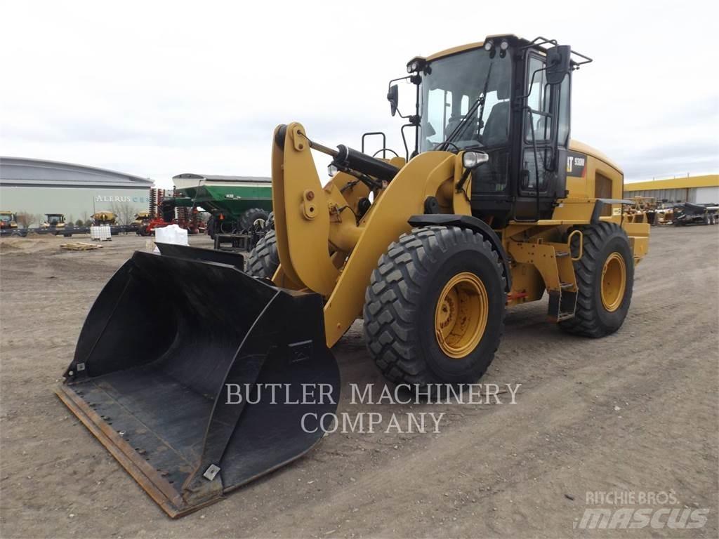 CAT 930M Kolové nakladače
