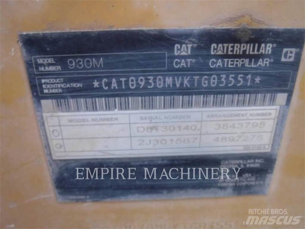 CAT 930M Kolové nakladače